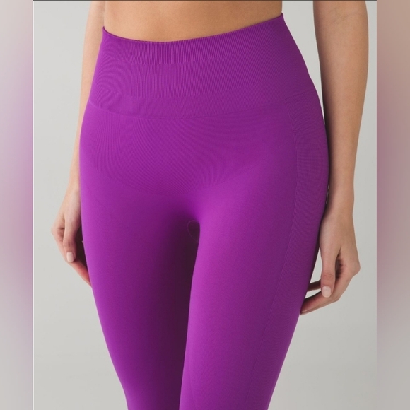 Lululemon, Zone In Tight, Tender Violet, Size 4 - Picture 5 of 9